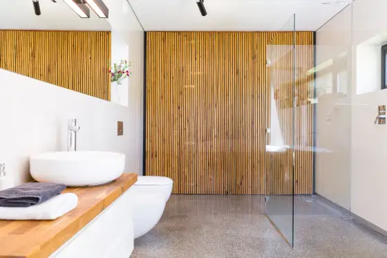 Badezimmer Platten statt Fliesen: Vorteile und einfache Installation